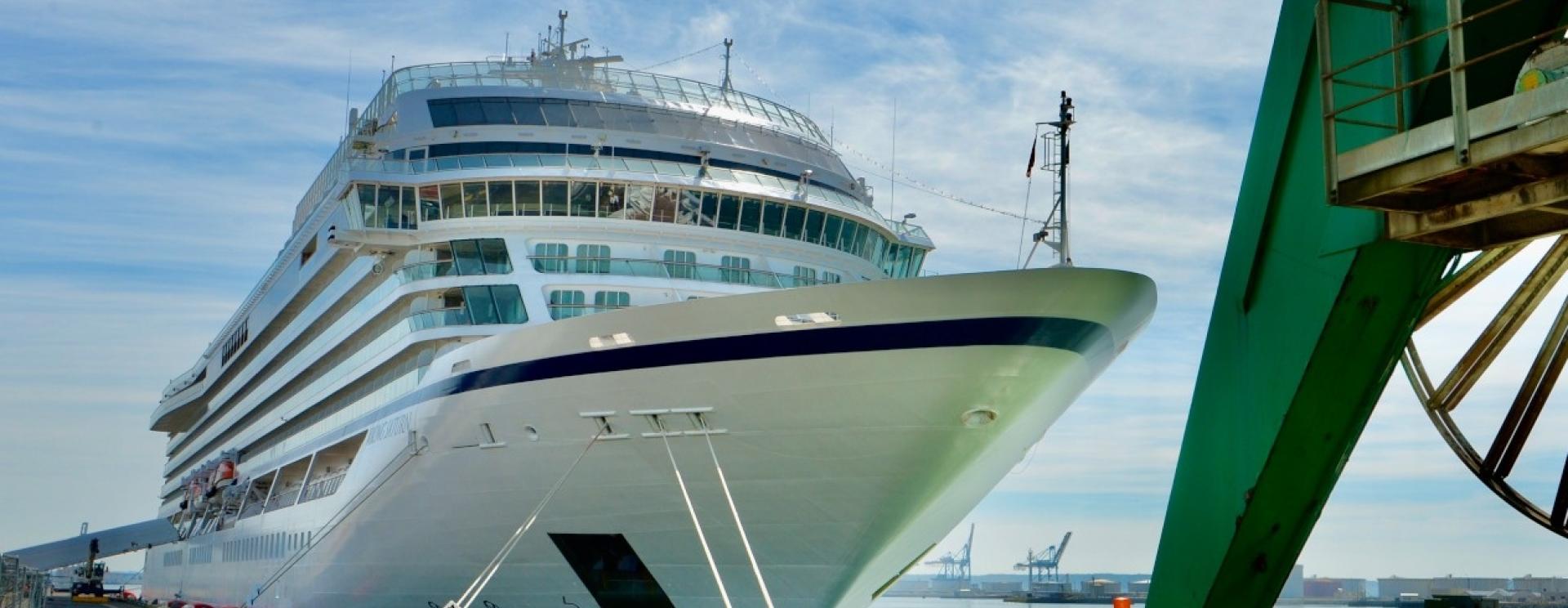 Le paquebot Viking Saturn à quai