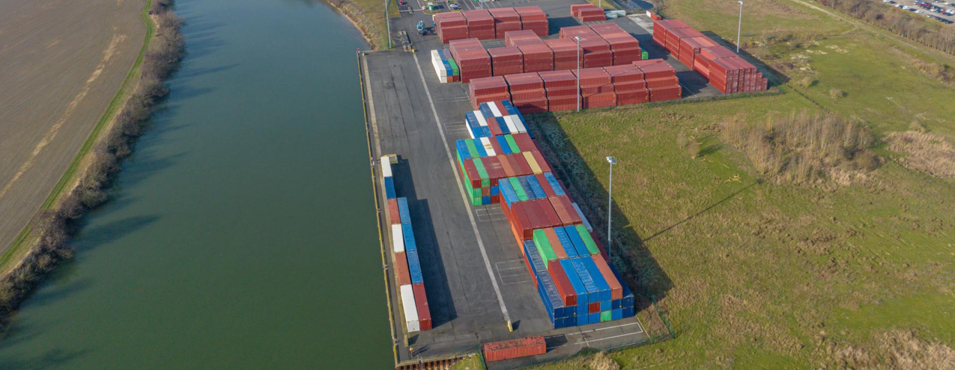Port de Longueil Sainte Marie terminal à conteneurs entrepot, chenal de navigation, espaces verts