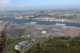 Vue aérienne du terminal roulier du port du Havre