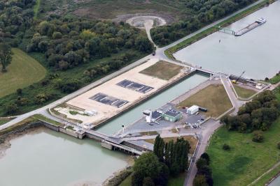 Aire de carénage des écluses de Tancarville - Agrandir l'image 2 sur 6, fenêtre modale