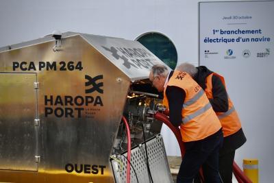 1er branchement RENAQ au Havre - Agrandir l'image 1 sur 3, fenêtre modale