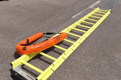 Nouvelles bouées et échelles jaune fluo qui vont être installées à Rouen sur les quais de Seine pour davantage de sécurité et visibilité - Agrandir l'image 2 sur 3, fenêtre modale
