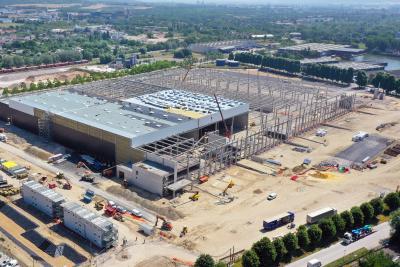 Vue aérienne sur le chantier de construction d'un entrepôt IKEA au port de Limay - Agrandir l'image 3 sur 3, fenêtre modale