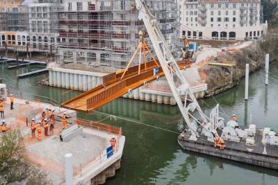 Installation de passerelle sur la future marina - Agrandir l'image 3 sur 3, fenêtre modale