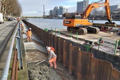 Travaux quai Blériot à Paris - Mise en œuvre du béton sur le perré - HAROPA PORT - Agrandir l'image 5 sur 8, fenêtre modale