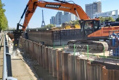 Travaux quai Blériot à Paris - Démolition de l'ancien perré en béton - Agrandir l'image 1 sur 8, fenêtre modale