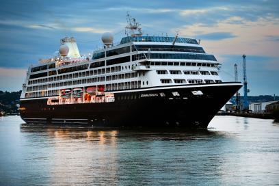 Azamara Onward en escale au port de Rouen - Agrandir l'image, fenêtre modale