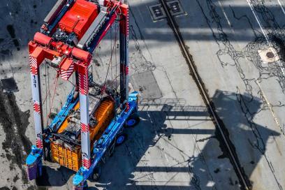 Cavalier sur le port du Havre - Agrandir l'image, fenêtre modale