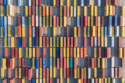 vue aérienne de conteneurs stationnés sur un terminal HAROPA PORT - Agrandir l'image, fenêtre modale