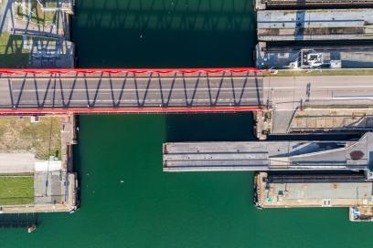 vue du ciel de l'écluse François 1er au Havre - Agrandir l'image, fenêtre modale