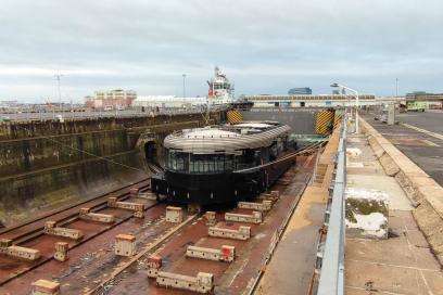 Etablissement flottant le Flow amarré dans les formes de l'Eure au Havre - Agrandir l'image, fenêtre modale