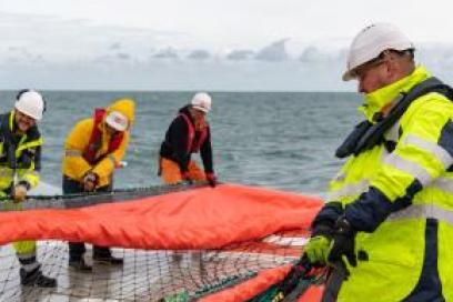 Exercice d’assistance à navire en difficulté (ANED) et de lutte contre la pollution en mer (POLMAR) au large du Havre - Agrandir l'image, fenêtre modale