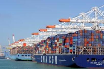 Vue du terminal conteneurs du Havre - Agrandir l'image, fenêtre modale