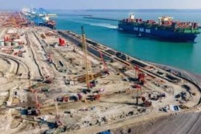 Vue aérienne de la phase III de la construction de Port 2000 au Havre - Agrandir l'image, fenêtre modale