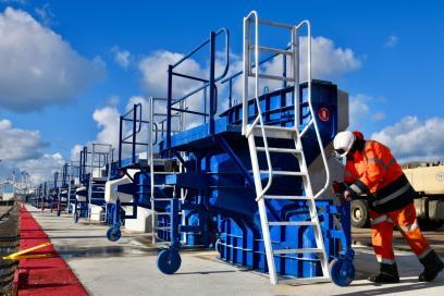 Quai de l'asie démoulage accropodes Le Havre - Agrandir l'image, fenêtre modale