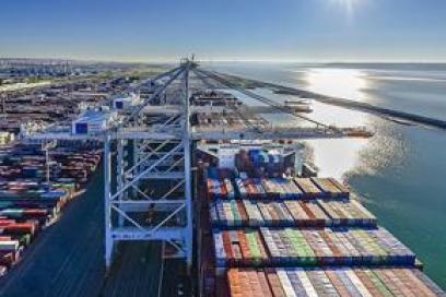 Vue du terminal du port du Havre - Enlarge image, modal window