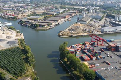 Le port de Gennevilliers - Agrandir l'image, fenêtre modale