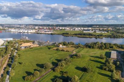 Site de l'A29 situé sur la commune de Rogerville, à proximité immédiate du Grand Canal du Havre et de l’autoroute A29 - Agrandir l'image, fenêtre modale