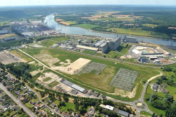 vue aérienne de la zone logistique RVSL amont de Rouen - Agrandir l'image, fenêtre modale