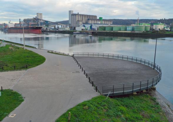 Plateforme de Hautôt sur Seine. zone d'évitage des navires Rouen - Agrandir l'image, fenêtre modale