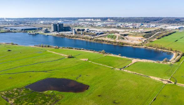 Zone du grand canal sur le port du Havre - Agrandir l'image, fenêtre modale