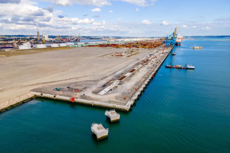 Vue aérienne du chantier P11 et P12 sur Port 2000 - Agrandir l'image, fenêtre modale